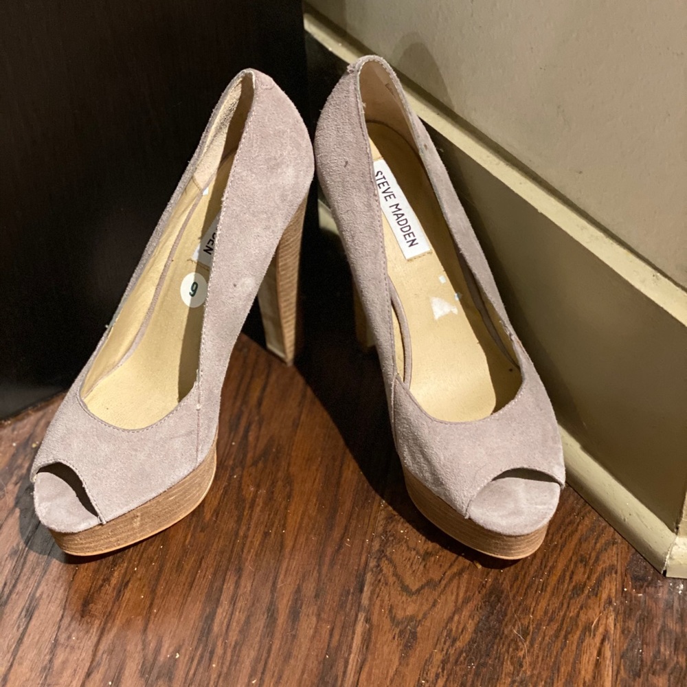 Never Worn Steve Madden Grey Platform Heel Sz 9